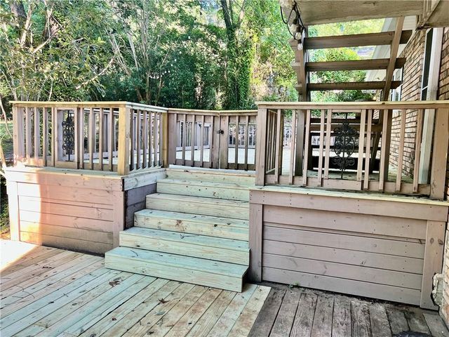 135 MYRTLEWOOD Drive, Pineville, LA 71360
