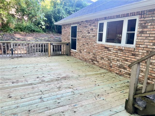 135 MYRTLEWOOD Drive, Pineville, LA 71360
