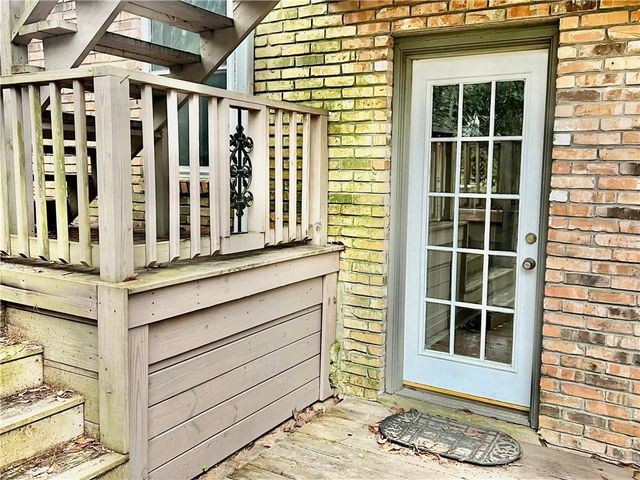 135 MYRTLEWOOD Drive, Pineville, LA 71360