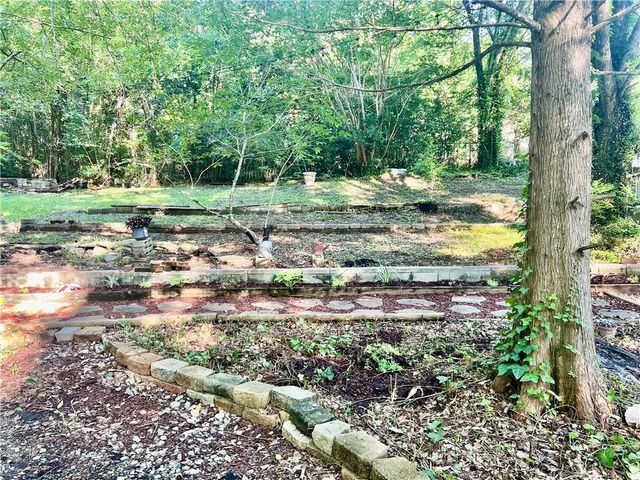 135 MYRTLEWOOD Drive, Pineville, LA 71360