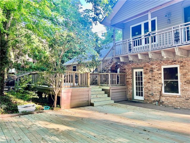 135 MYRTLEWOOD Drive, Pineville, LA 71360