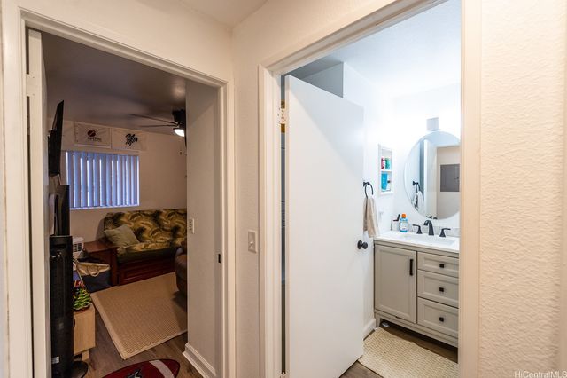 94-515 Lumiaina Street L202, Waipahu, HI 96797