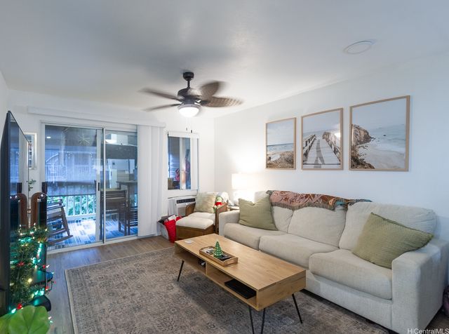 94-515 Lumiaina Street L202, Waipahu, HI 96797