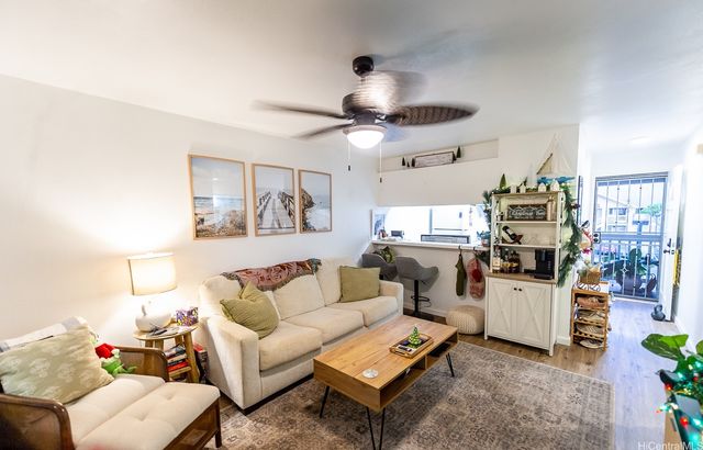 94-515 Lumiaina Street L202, Waipahu, HI 96797