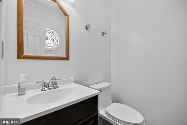 102 CUNNINGHAM PARK CT SE, Vienna, VA 22180