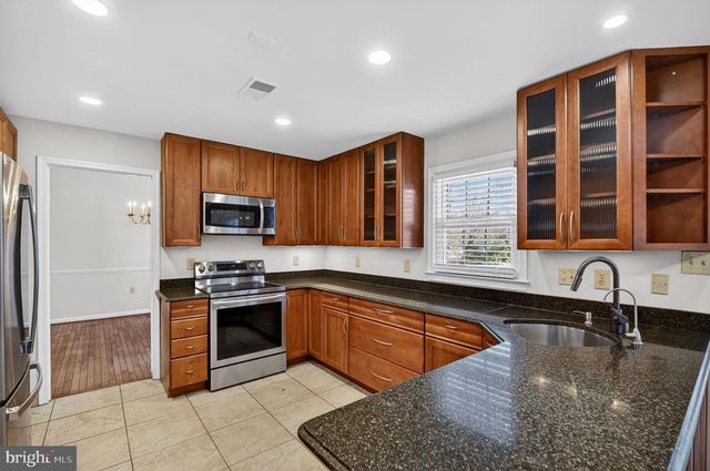 102 CUNNINGHAM PARK CT SE, Vienna, VA 22180