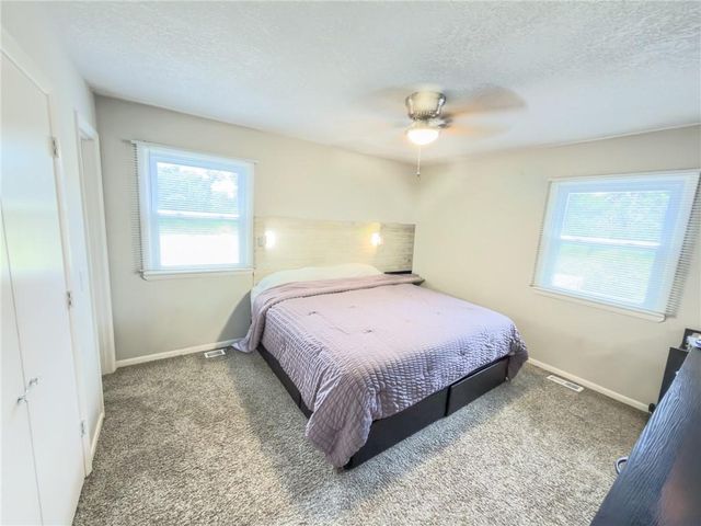 240 S 100th Street, Edwardsville, KS 66111