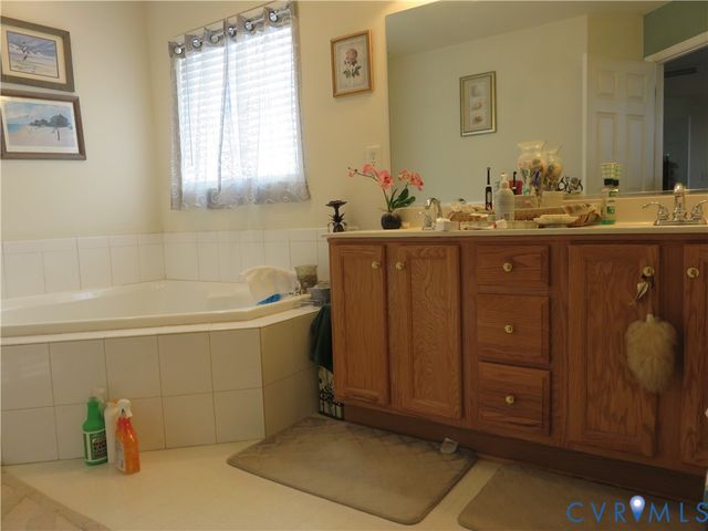 1513 Oakland Chase Pky, Henrico, VA 23231