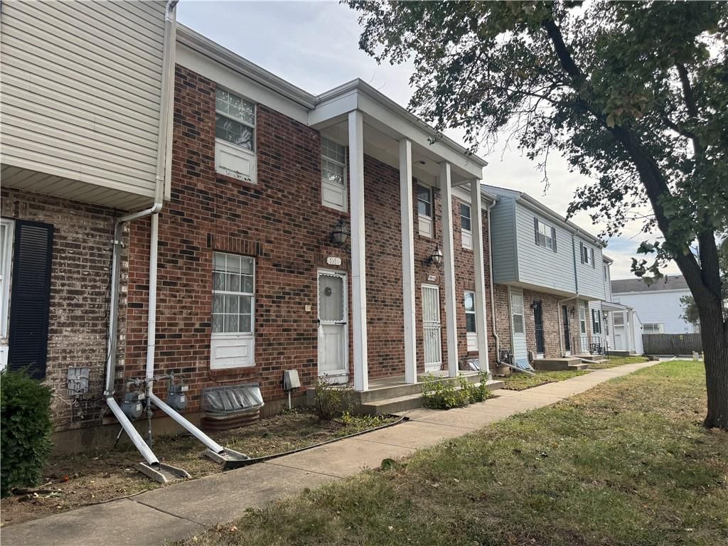 5956 E 129th Street, Grandview, MO 64030