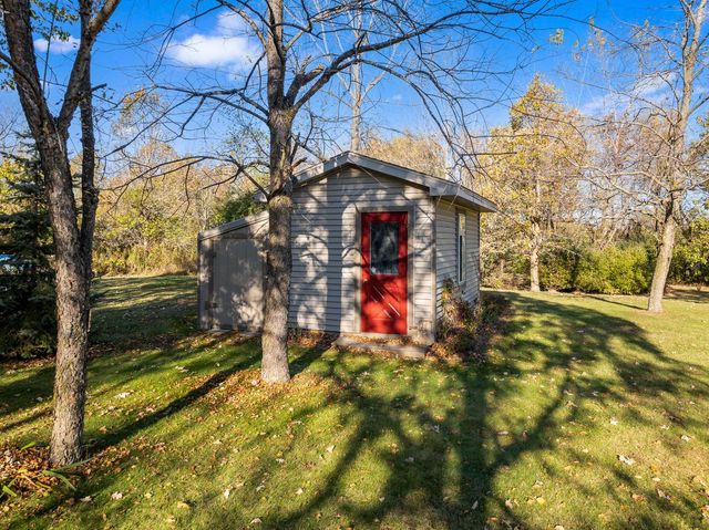 N7491 Bay DRIVE, Elkhorn, WI 53121