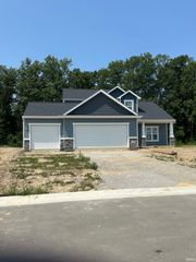 4146 Centerstone Parkway, New Haven, IN 46774