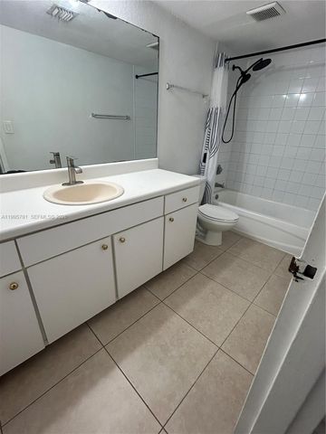 5201 Geneva Way 113, Doral, FL 33166