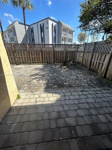 5201 Geneva Way 113, Doral, FL 33166