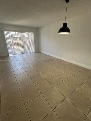 5201 Geneva Way 113, Doral, FL 33166