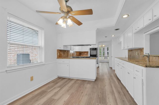 1122 Rhine Lane, Houston, TX 77090