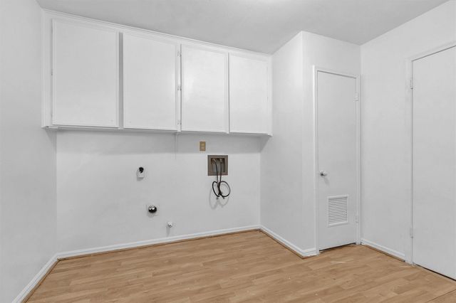 1122 Rhine Lane, Houston, TX 77090