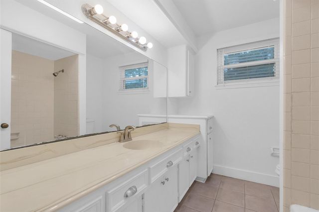 1122 Rhine Lane, Houston, TX 77090