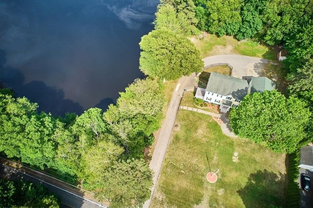 53 Farm St, Blackstone, MA 01504