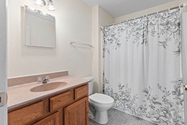 53 Farm St, Blackstone, MA 01504
