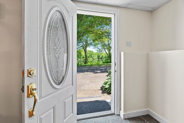 53 Farm St, Blackstone, MA 01504
