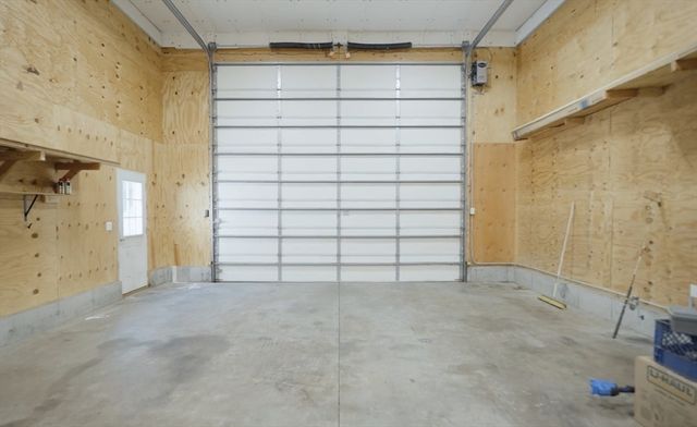 53 Farm St, Blackstone, MA 01504