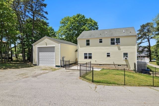 53 Farm St, Blackstone, MA 01504