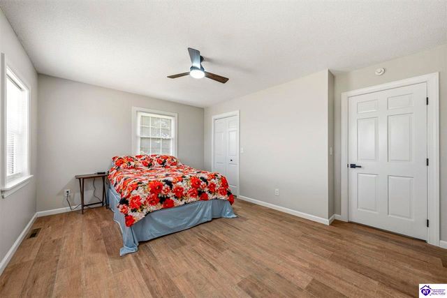 100 Stratmoor Drive, Elizabethtown, KY 42701