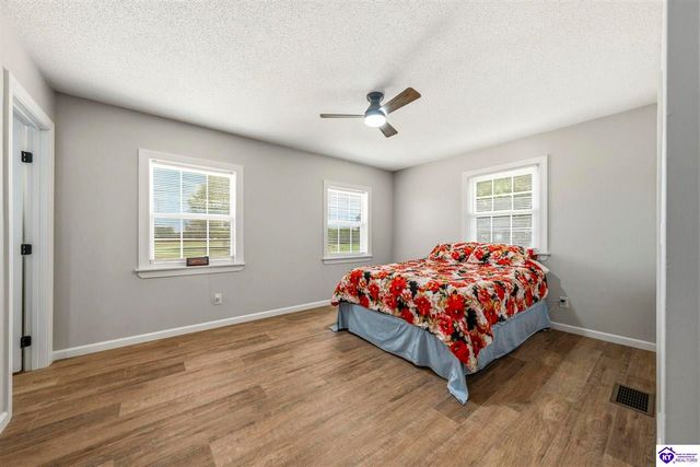 100 Stratmoor Drive, Elizabethtown, KY 42701