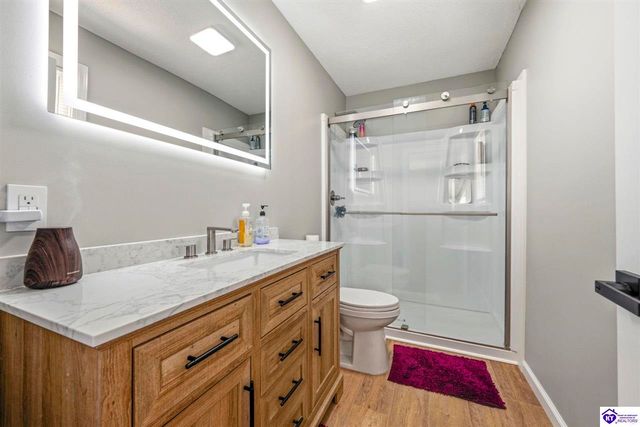 100 Stratmoor Drive, Elizabethtown, KY 42701