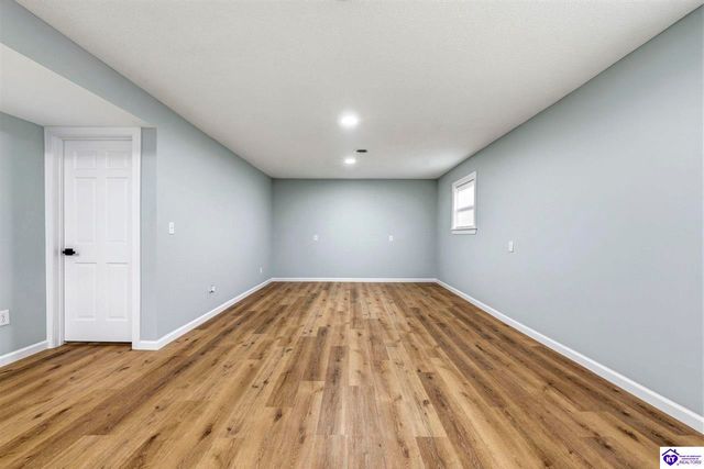 100 Stratmoor Drive, Elizabethtown, KY 42701