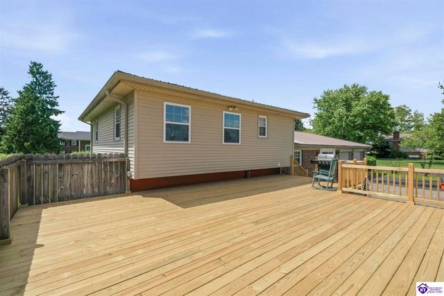 100 Stratmoor Drive, Elizabethtown, KY 42701