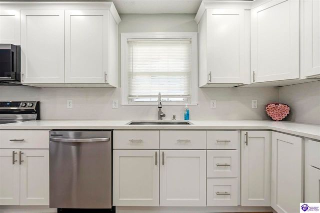 100 Stratmoor Drive, Elizabethtown, KY 42701
