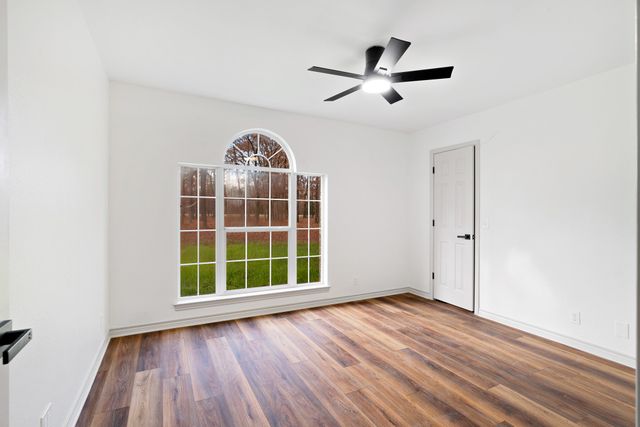 3122 N Farm Road 196 N, Paris, TX 75462