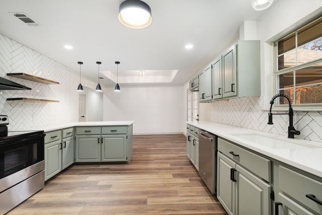 3122 N Farm Road 196 N, Paris, TX 75462