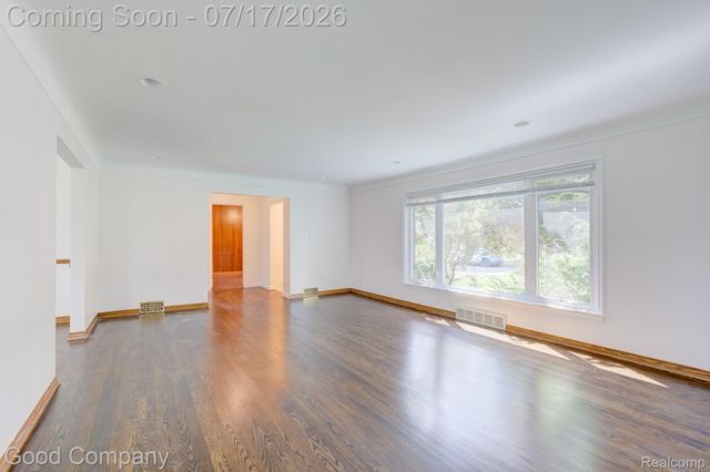 10 Millington Road, Pleasant Ridge, MI 48069