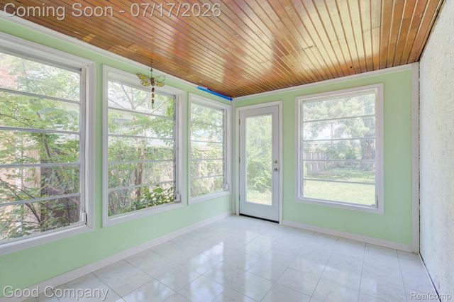 10 Millington Road, Pleasant Ridge, MI 48069