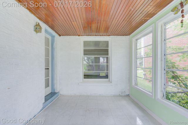 10 Millington Road, Pleasant Ridge, MI 48069