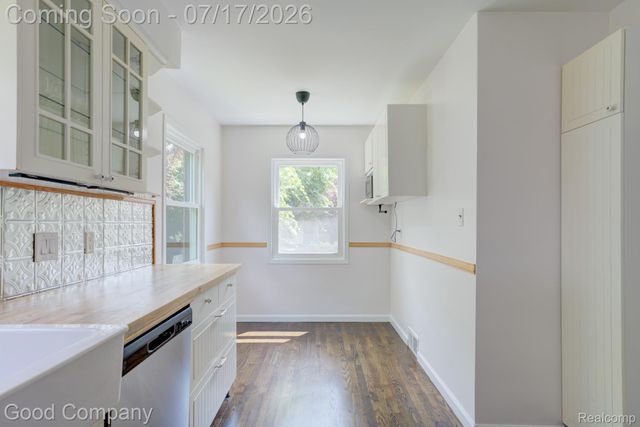 10 Millington Road, Pleasant Ridge, MI 48069