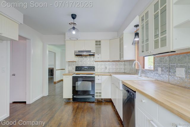 10 Millington Road, Pleasant Ridge, MI 48069