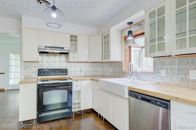 10 Millington Road, Pleasant Ridge, MI 48069