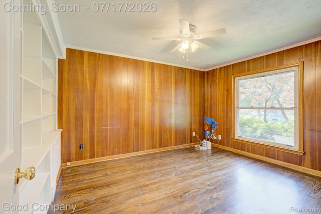 10 Millington Road, Pleasant Ridge, MI 48069