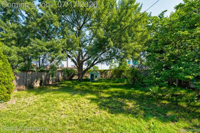 10 Millington Road, Pleasant Ridge, MI 48069