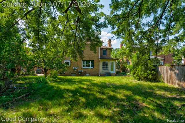 10 Millington Road, Pleasant Ridge, MI 48069