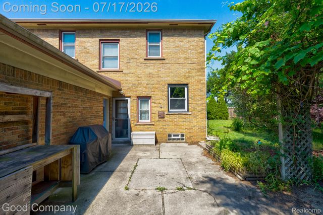 10 Millington Road, Pleasant Ridge, MI 48069