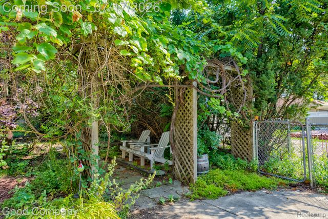 10 Millington Road, Pleasant Ridge, MI 48069