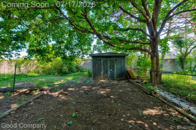10 Millington Road, Pleasant Ridge, MI 48069