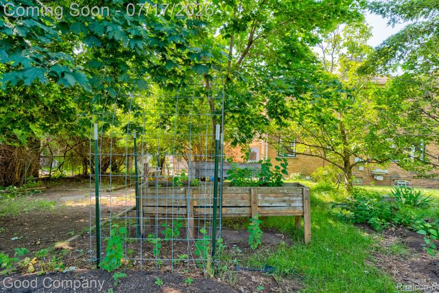 10 Millington Road, Pleasant Ridge, MI 48069
