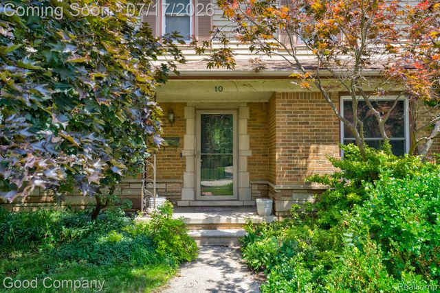 10 Millington Road, Pleasant Ridge, MI 48069
