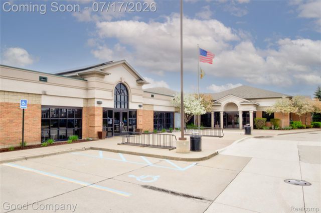 10 Millington Road, Pleasant Ridge, MI 48069