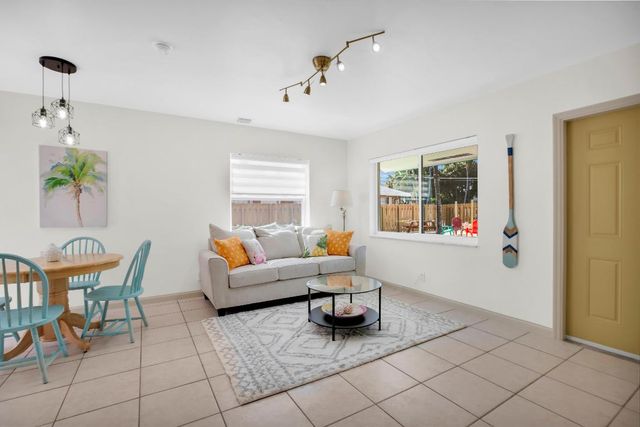 1840 SW 24th Street 1-2, Fort Lauderdale, FL 33315